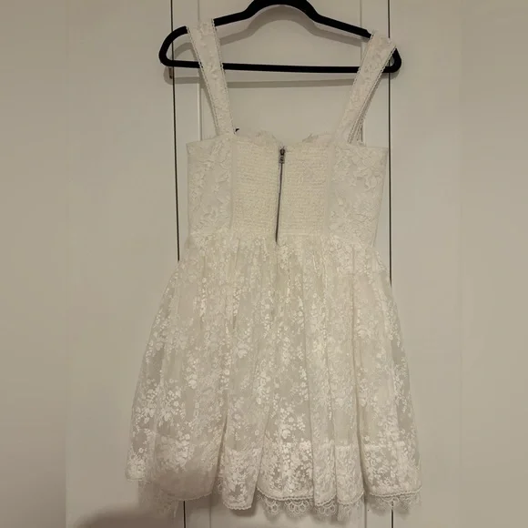 Alice + Olivia Ivory Lace Dress - threedaughtersproperties.com